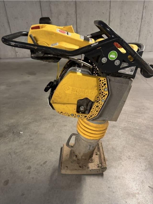 Zagęszczarka stopowa Bomag