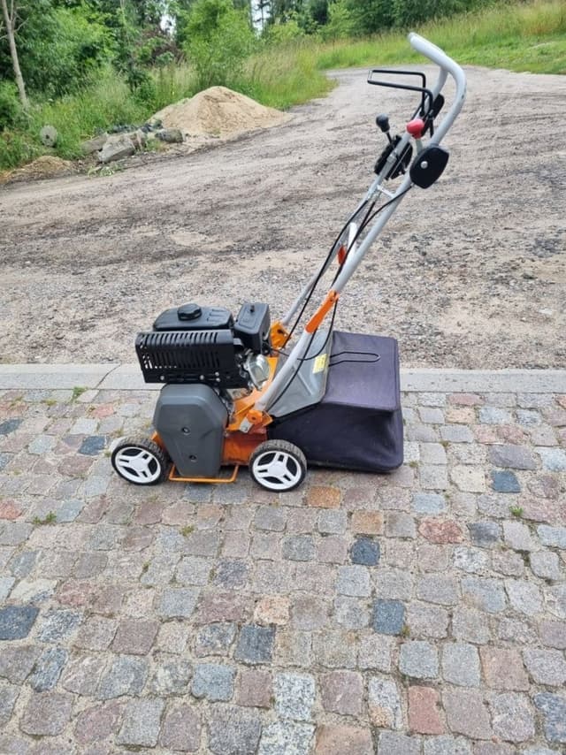 Wertykulator spalinowy OM LINE